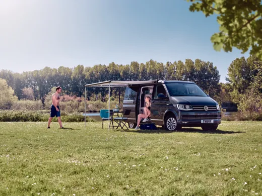 Thule Omnistor 5102 - Gehäusefarbe: Anthrazit - Tuchfarbe: Mystic Grau