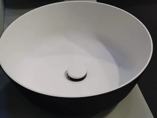 Waschbeck.aus Ocritech, Außen schwarz/Innen weiß, Maß: ø304mm H110mm