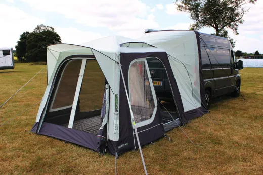 Air-Busheckzelt mit Premium-Ausstattung