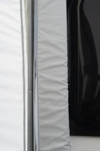 Andrückstange & Schaumstoffwulst zur Anbindung an den Caravan