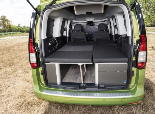 Bett mit Klappsitzbank für VW Caddy 5 L2, Weekender 2