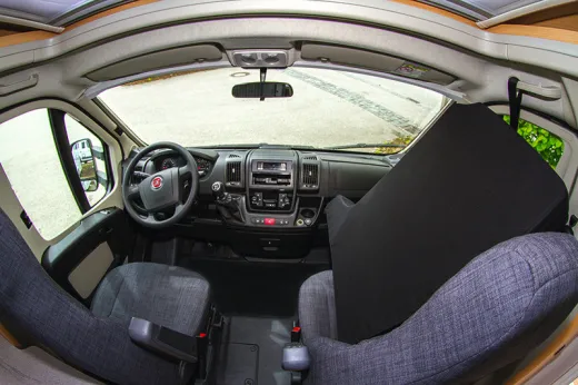CampSleep-Bett für das Fahrerhaus im Wohnmobil