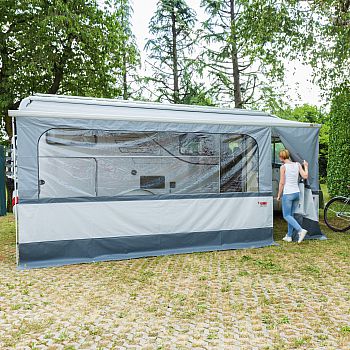 FIAMMA BLOCKER PRO 425 Frontteil mit Panorama-Fenster