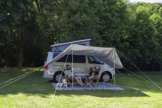 Hergestellt aus recycelten Einweg-Plastikflaschen