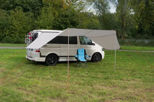 Hergestellt aus recycelten Einweg-Plastikflaschen