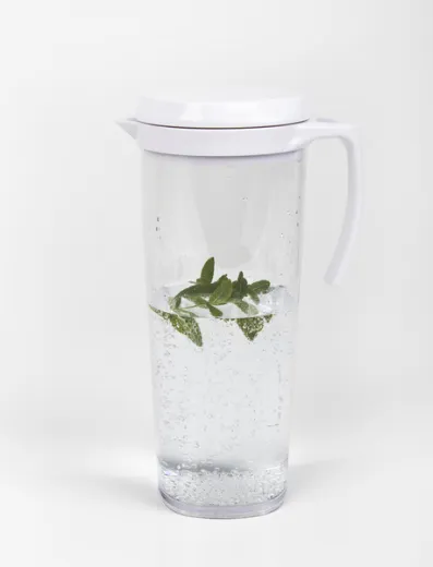 Krug mit Schraubdeckel und 4 Gläser 0,25 l