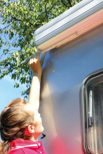 LED-Markisenleuchte für F45 und F75 - Markisenbreite 300 cm