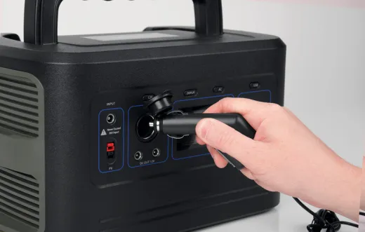 Multifunktionale Power Unit / Sinus-Inverter / 614 Wh LiFePO4 Batterie / Wechselrichter 500 W / MPPT-Solarregler