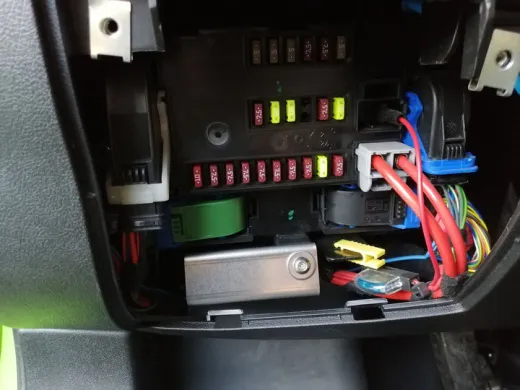 OBD-Sperre inkl. Spezial-Schraube und Bit OBD-Sperre inkl. Spezial-Schraube und Bit