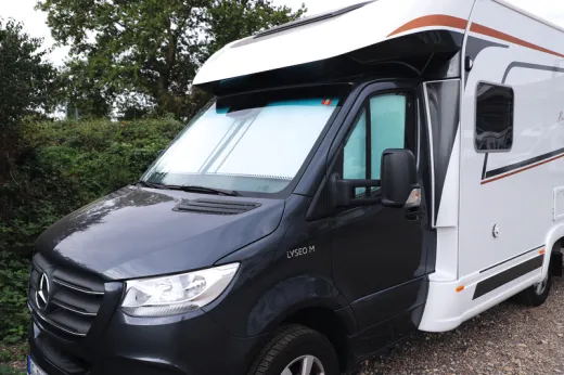 REMIfront IV Fahrerhausverdunkelung Sprinter ab 2019 m. großen Sensorgehäuse