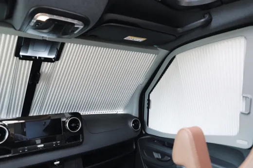 REMIfront IV Fahrerhausverdunkelung Sprinter ab Bj. 2024 mit größem Sensorgehäuse