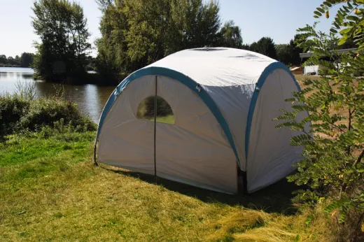 Seitenwände für Pavillon 'SAMOS' geschlossen und mit Fenster