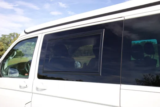 SICHERHEITSGLAS-AUSSTELLFENSTER FÜR CAMPINGBUSSE UND MAXIVANS