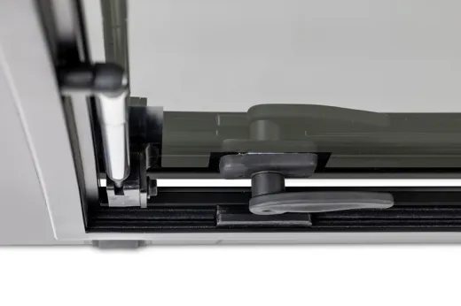 SICHERHEITSGLAS-AUSSTELLFENSTER FÜR CAMPINGBUSSE UND MAXIVANS