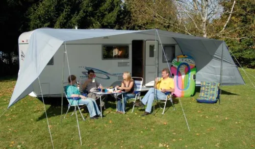 Sonnenvordach Como 10 Grau, 900 x 240 cm, incl. Aufstellstäbe