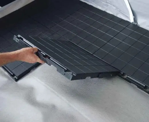 Vorzelt-Bodenbelag aus Kunststoff-Elementen zum Einklicken