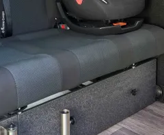 Frontblende Schlafsitzbank VW T6/5 V3100 starr Gr.17 Dekor Basalt Montiert