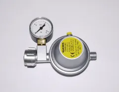 Gasregler mit Manometer für Gasflasche - 30 mbar
