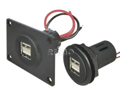 USB-Einbaudose 12 / 24 V mit Doppel-USB 2 x 2,5 A - Mit Montageplatte