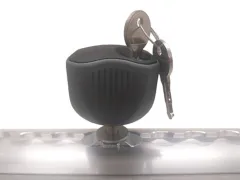 Abschließbares Schraub-Fitting mit Mutter M8