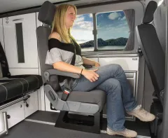 Eurositz A400, Einzelsitz mit integriertem Dreipunktgurt, Stoff Black Patterned