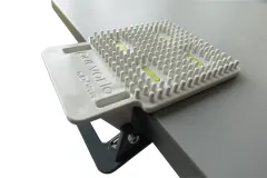 Getränkehalter für Tisch, für Gläser, Flaschen. Wird an der Tischkante festgeklemmt