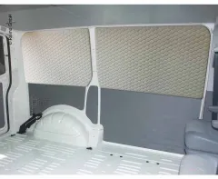 Innenverkleidung VW T5/T6 KR + LR Bus, grau, gegenüber der Schiebetür