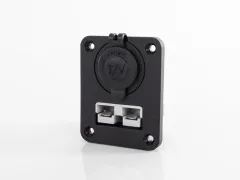Montagepanel mit 12 V-Powersteckdose und 50 A Steckverbinder (Anderson Style)