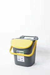 Mülleimer 30l schwarz/Deckel:gelb, stapelbar, 34x38x42cm, mit Henkel