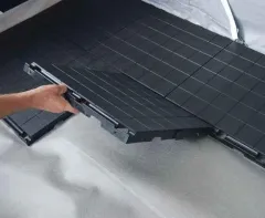 Vorzelt-Bodenbelag aus Kunststoff-Elementen zum Einklicken